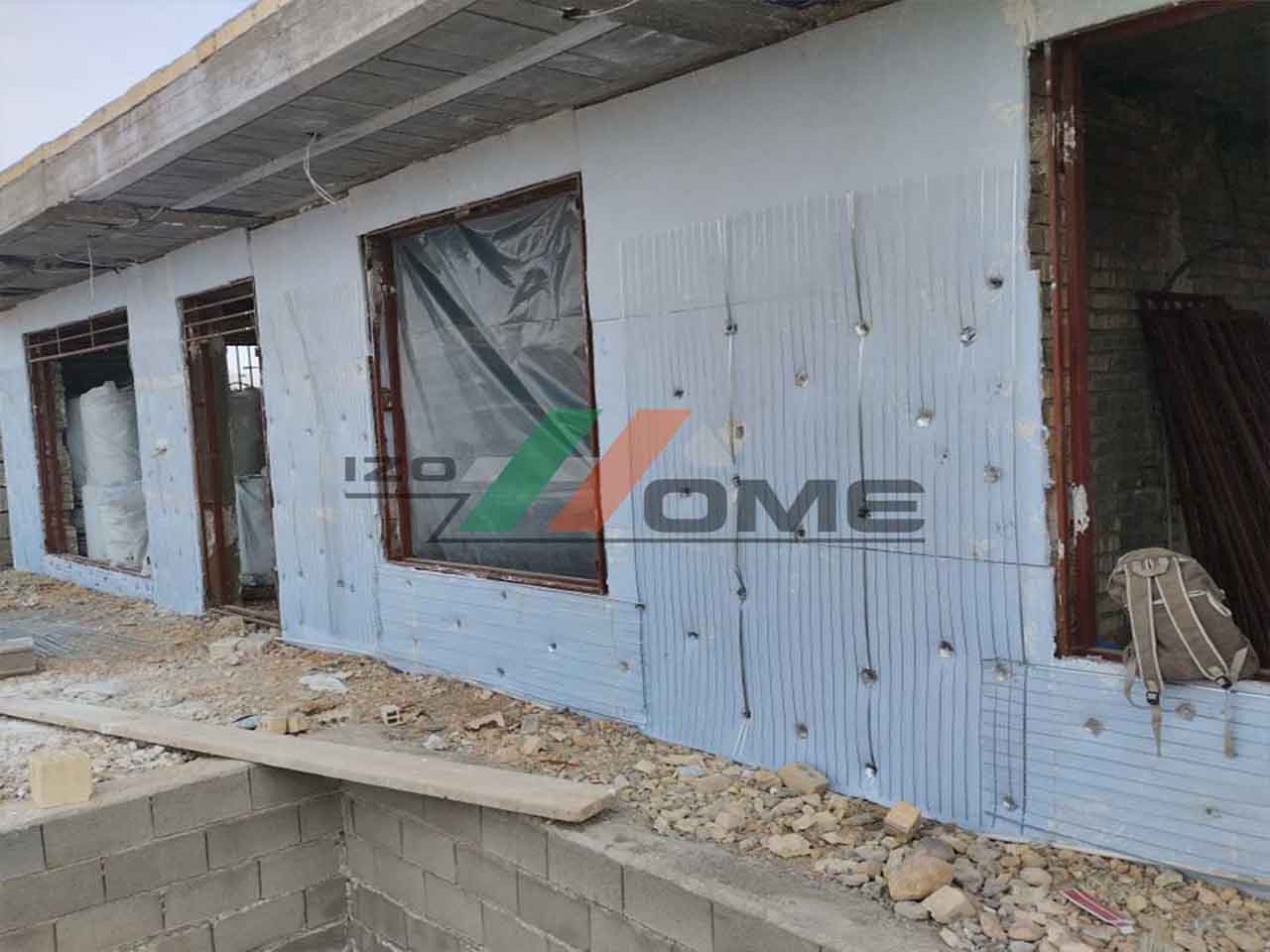 آیا ترک‌ های کوچک ساختمان می‌توانند عملکرد عایق‌ کاری را کاهش دهند؟